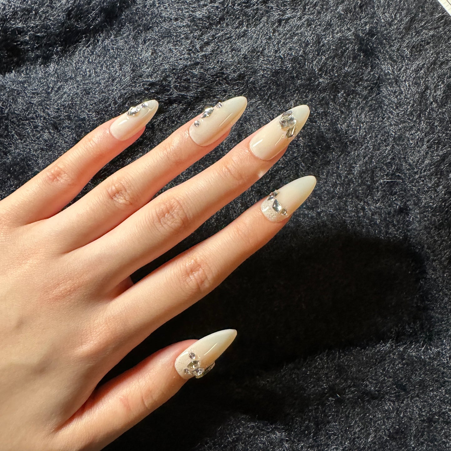 press-on nails / nude color almond shape with stones