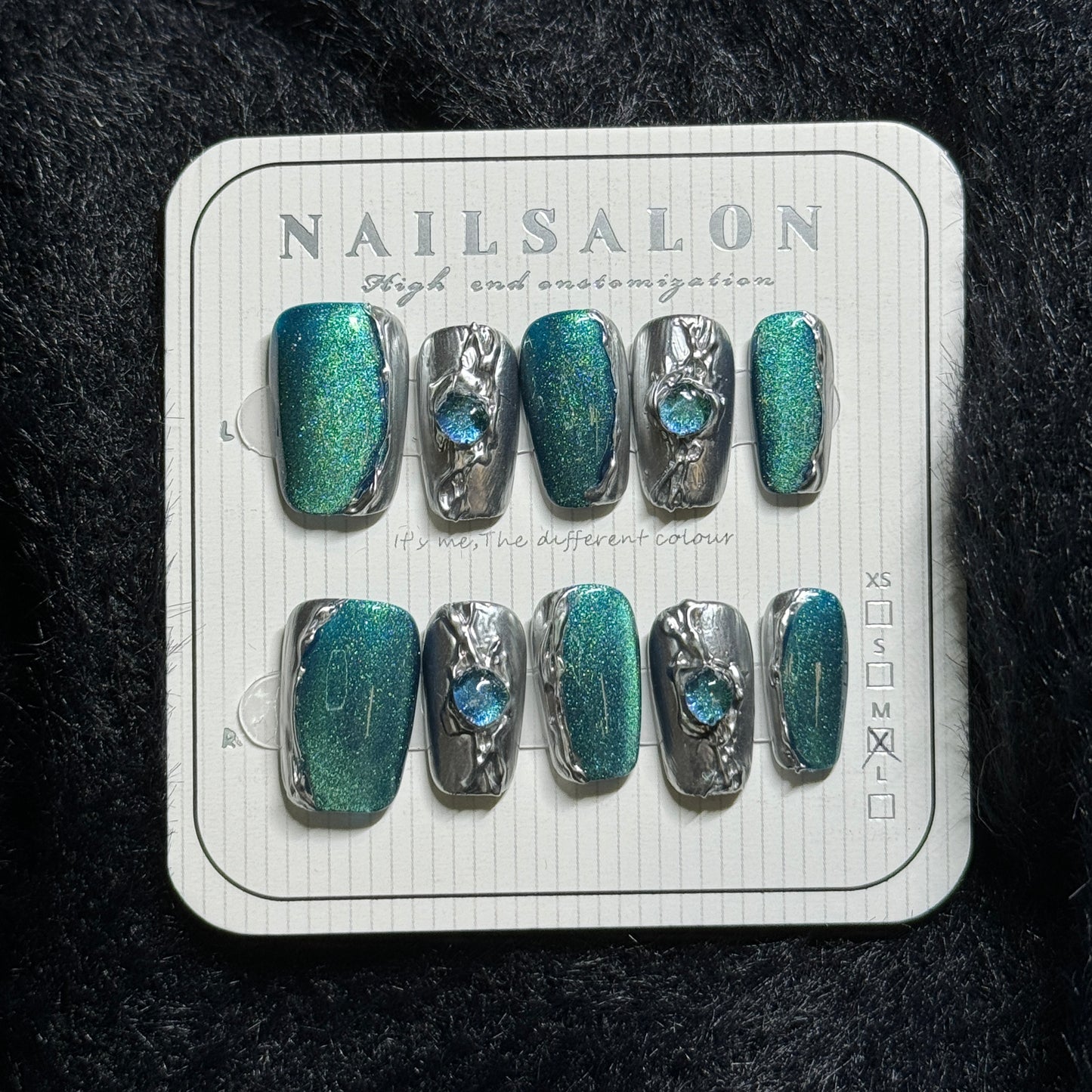 press-on nails / blue-green Buccellati cat-eye