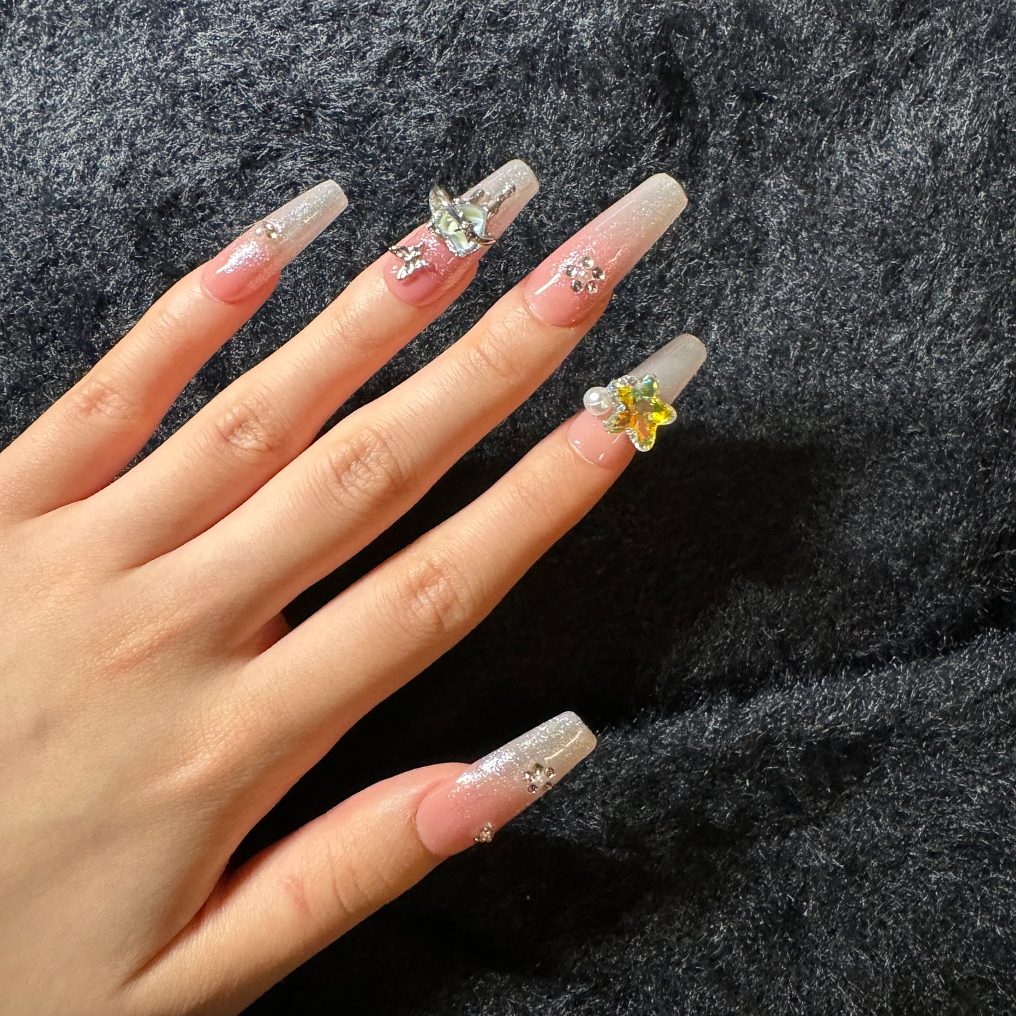 press-on nails / gradient pink white with stars and stones